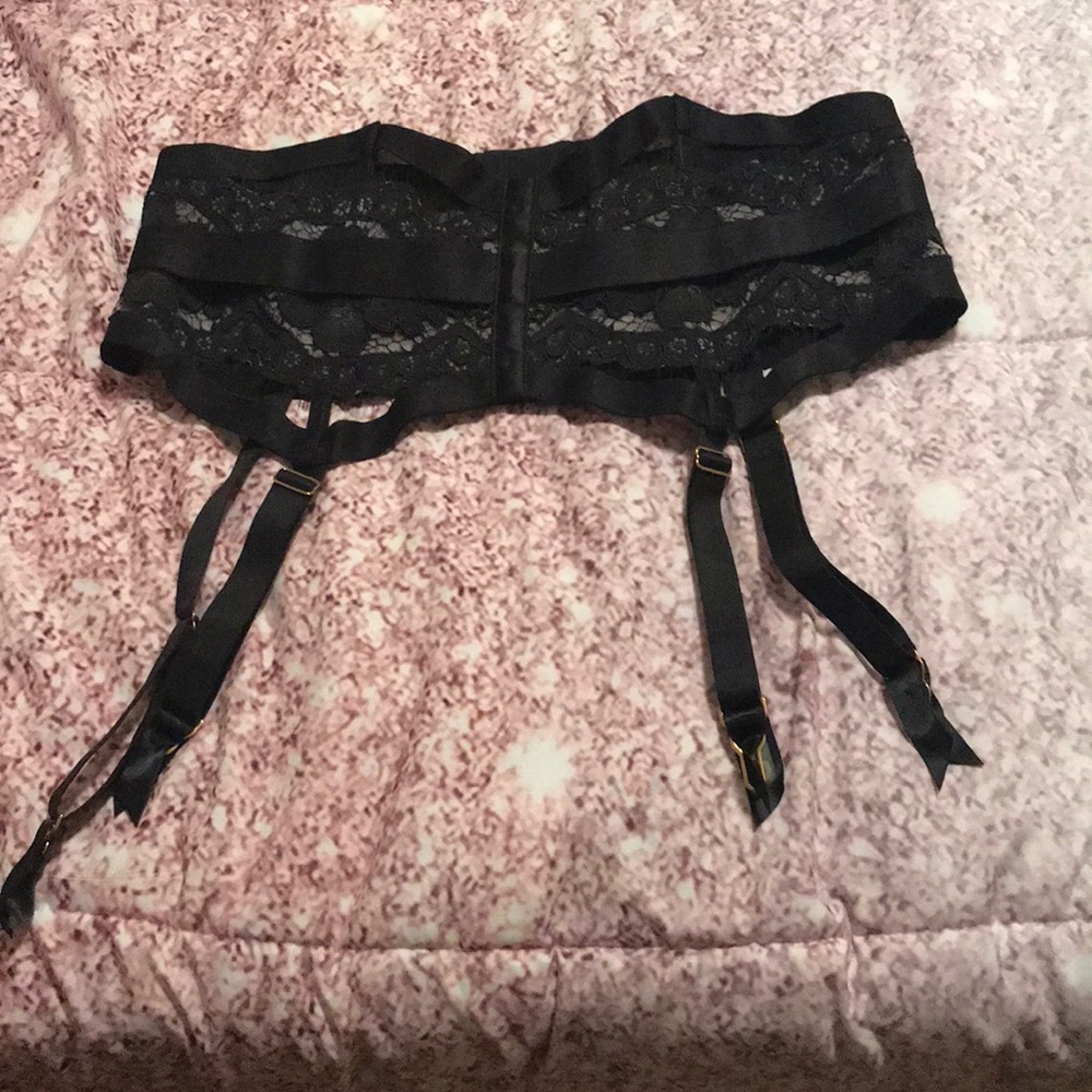 Victoria’s Secret Garter Belt
